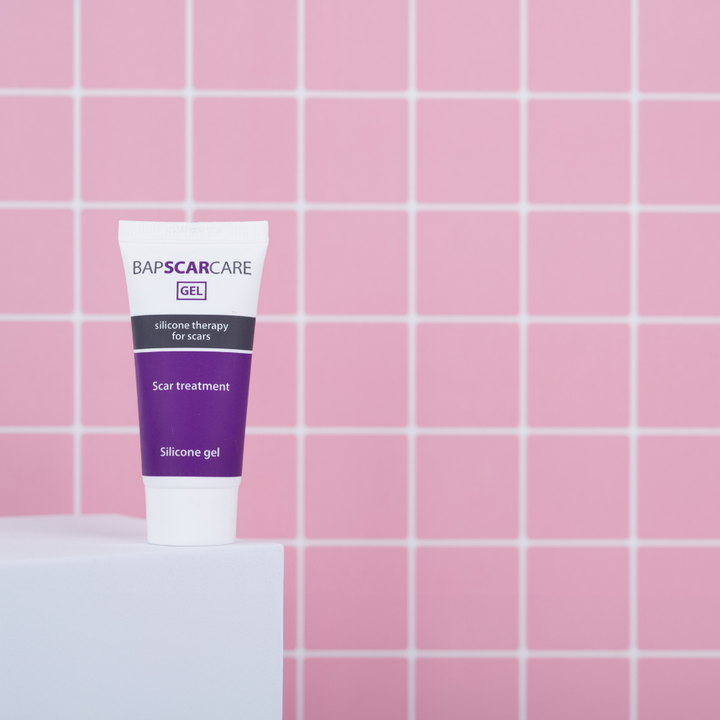 Silicone gel for scars in a white and purple 20g tube with BAPSCARCARE branding and scar treatment label
